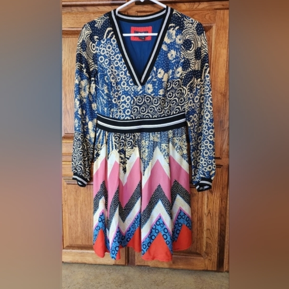 Maeve by Anthropologie Sporty Chevron Dress Size 2P - Picture 13 of 15